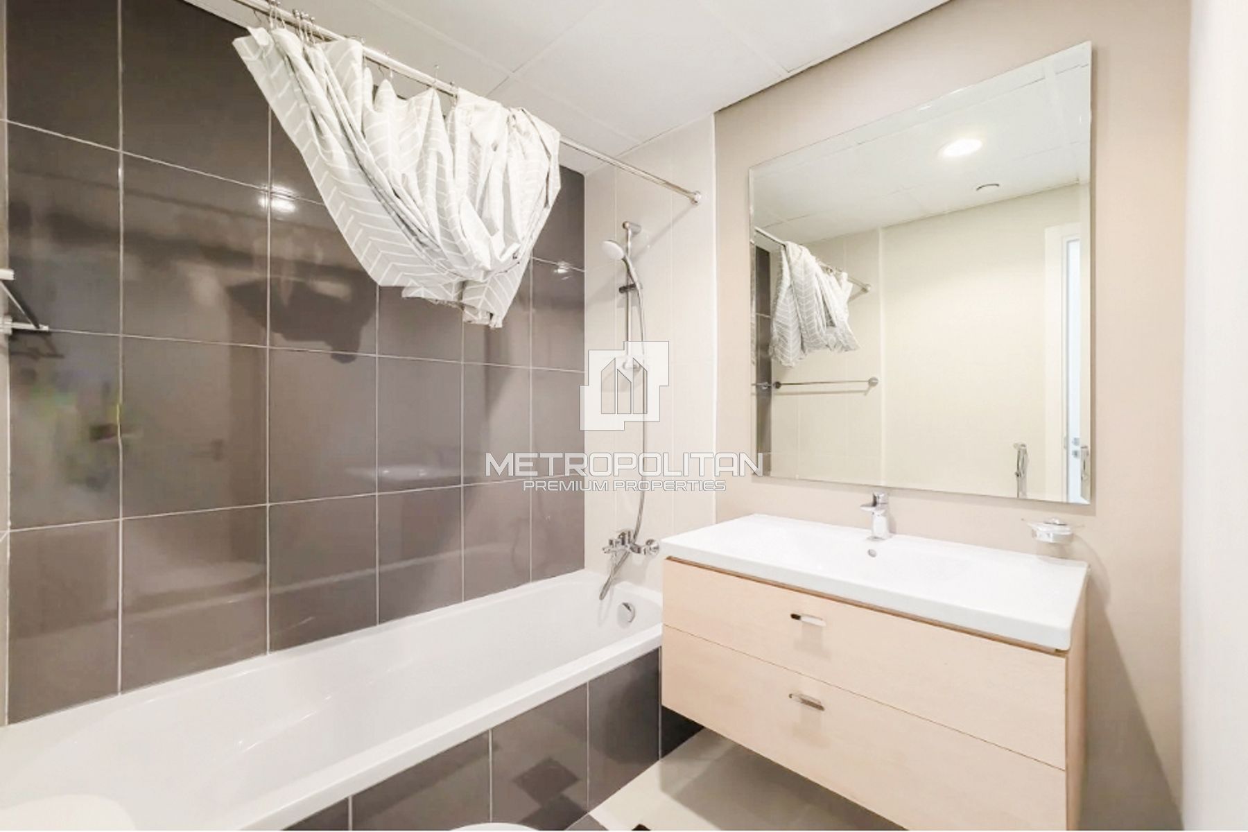 Single Row I Rented I Desert View | Prime Location photo-14