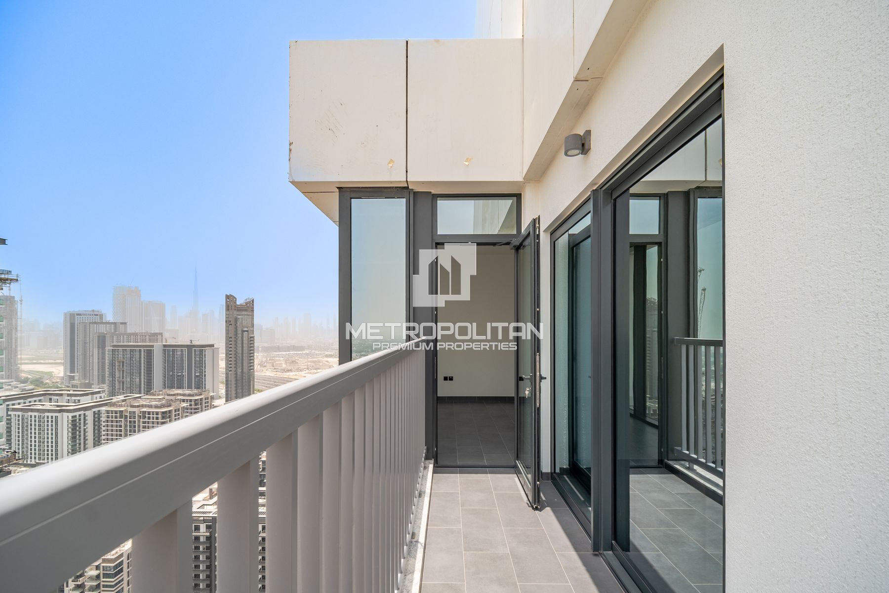 Image - The Crest, Mohammed Bin Rashid City, Dubai | Project - شقة