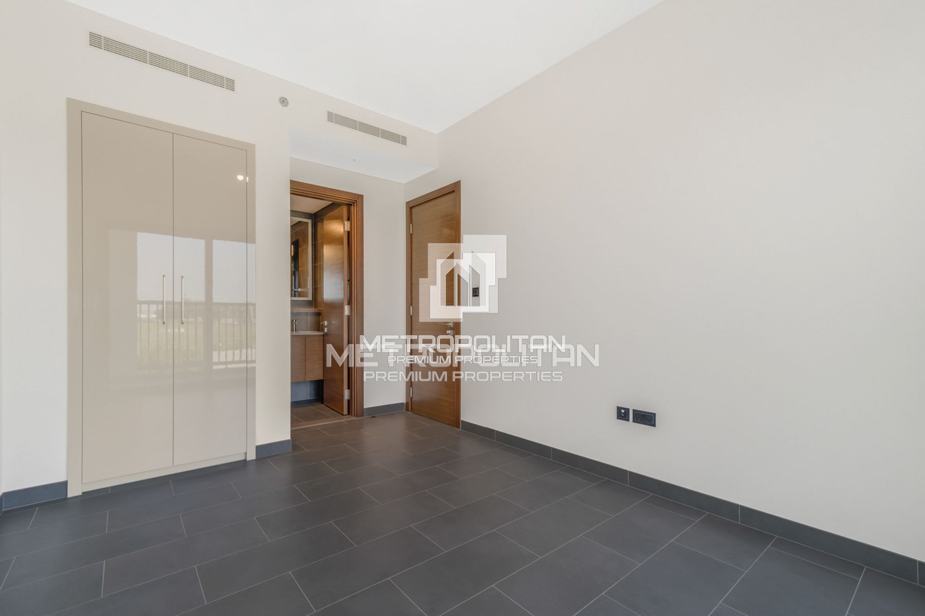 Image - The Crest, Mohammed Bin Rashid City, 迪拜 | Project - 公寓