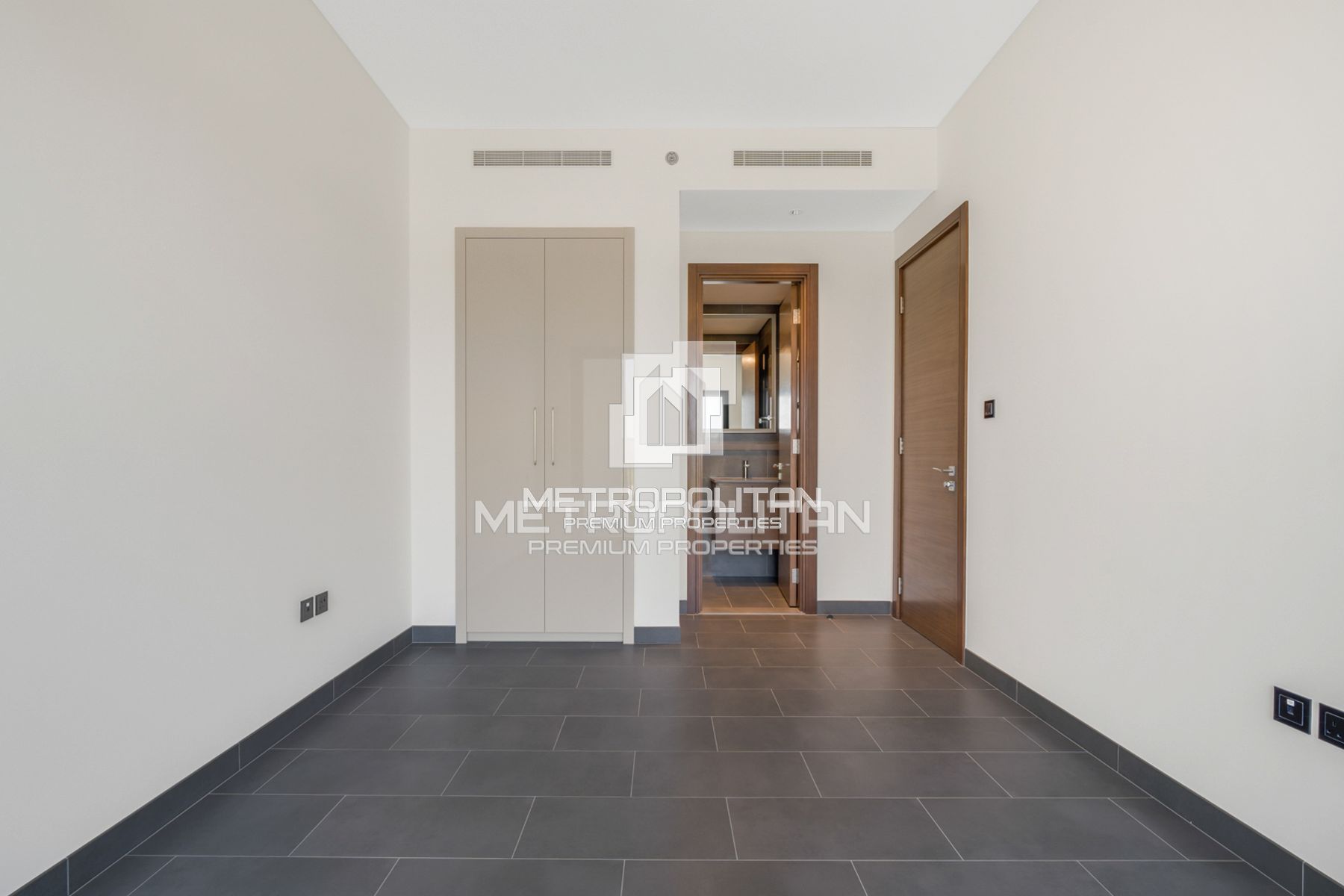 Image - The Crest, Mohammed Bin Rashid City, 迪拜 | Project - 公寓