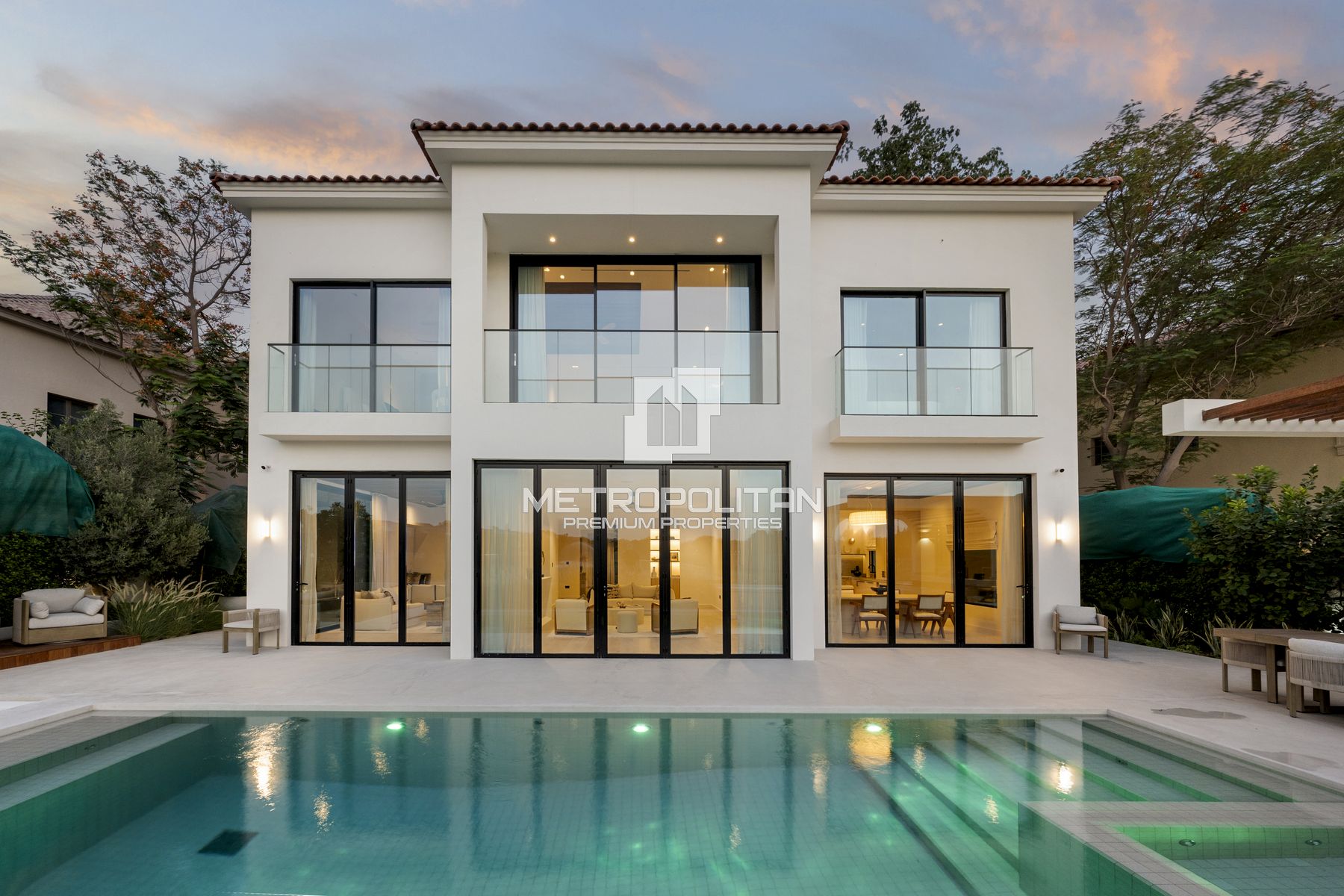 5BR Villa for Sale in Jumeirah Golf Estates – MS-7054