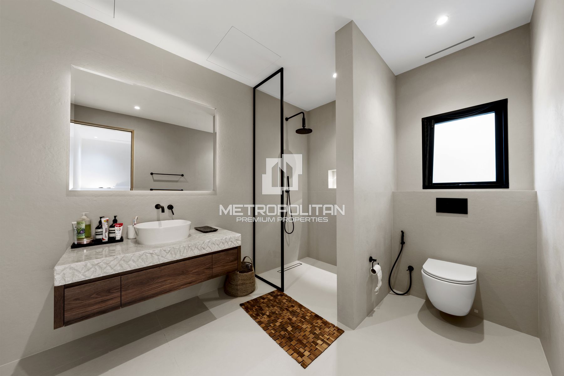 5BR Villa for Sale in Jumeirah Golf Estates – MS-7054