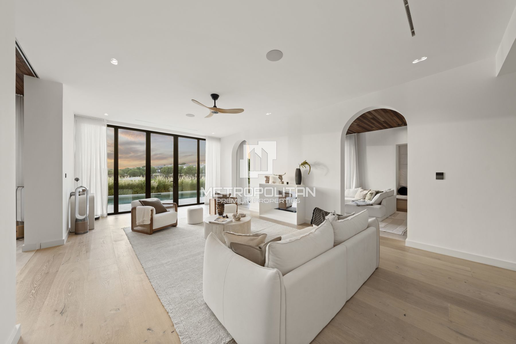 5BR Villa for Sale in Jumeirah Golf Estates – MS-7054
