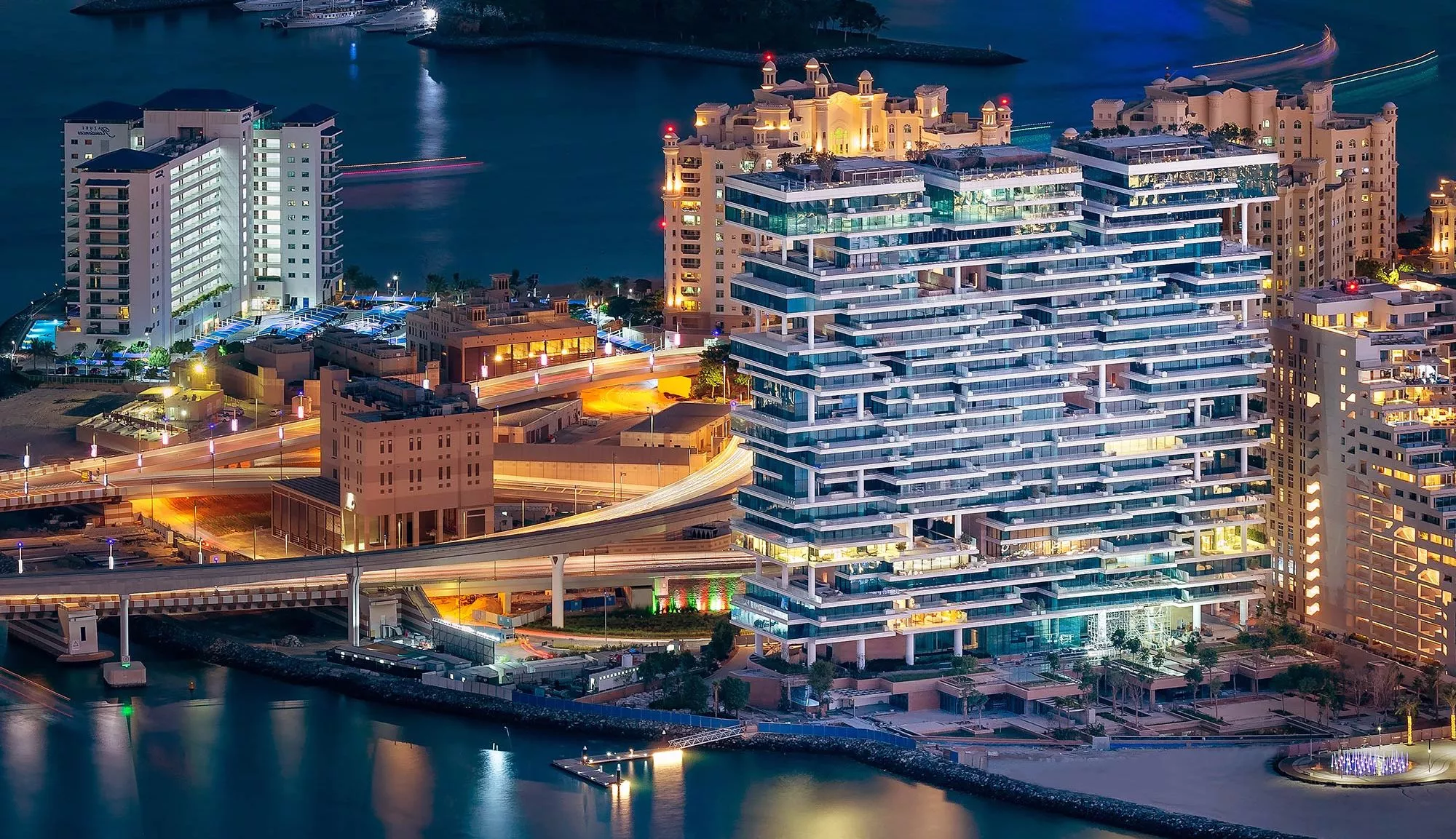 One Crescent at Palm Jumeirah, Dubai by AHS Properties Metropolitan