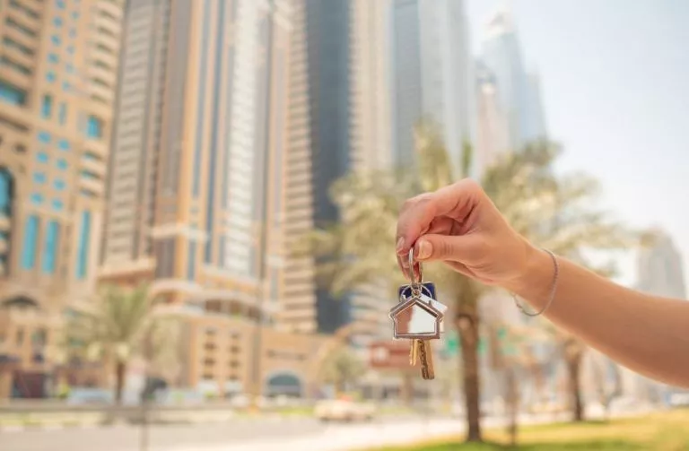 Buying Property on Dubai Islands: 2025 Guide