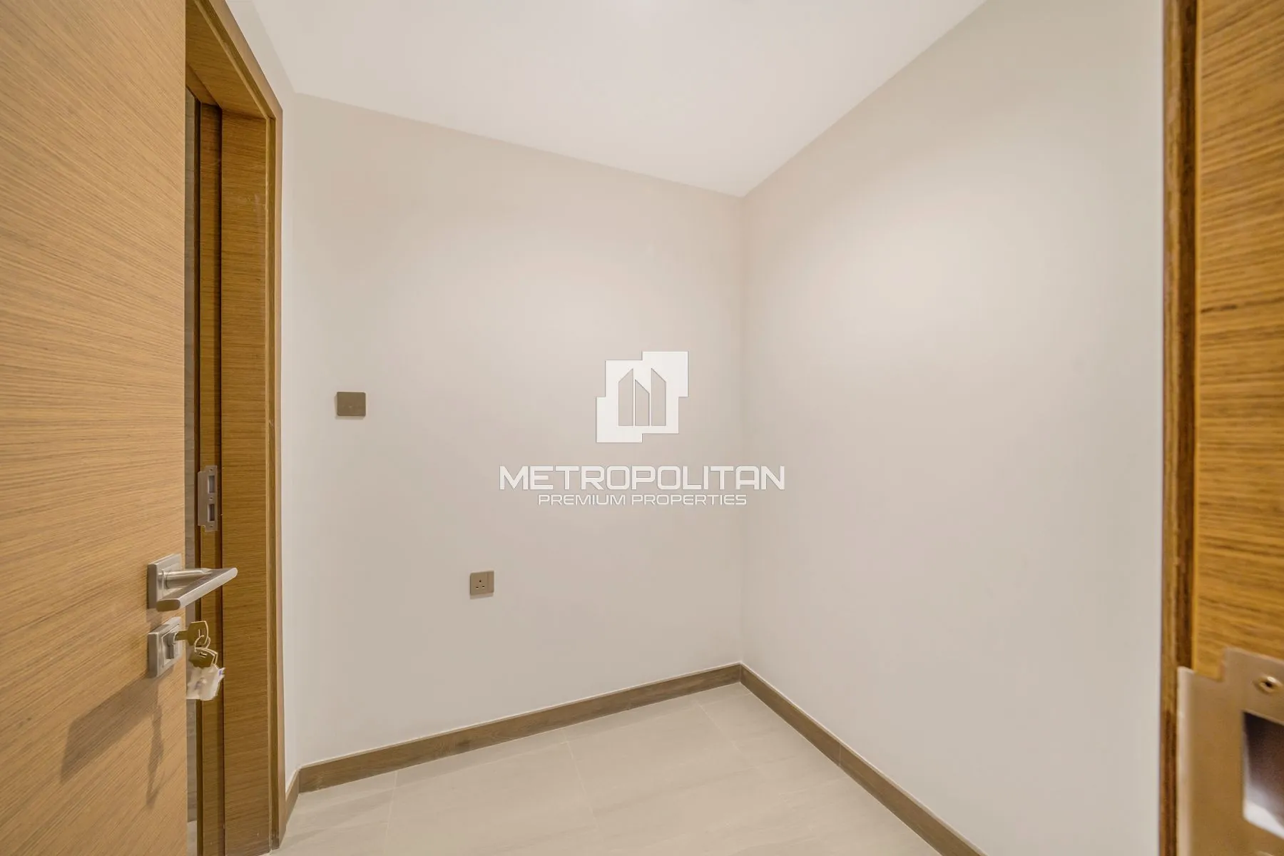 Appartement 3 chambres à louer à Business Bay – MR-5320